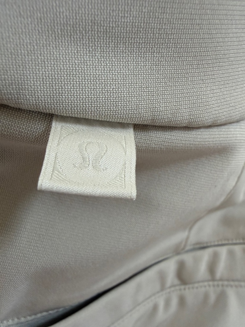 Lululemon Men’s ABC Shorts 9” - Picture 7 of 7